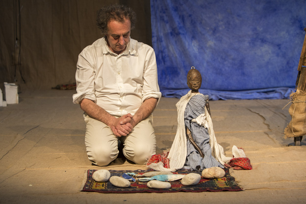 2015 Chi sei tu? Vangelo dell'asino paziente FOTO DI SCENA 28