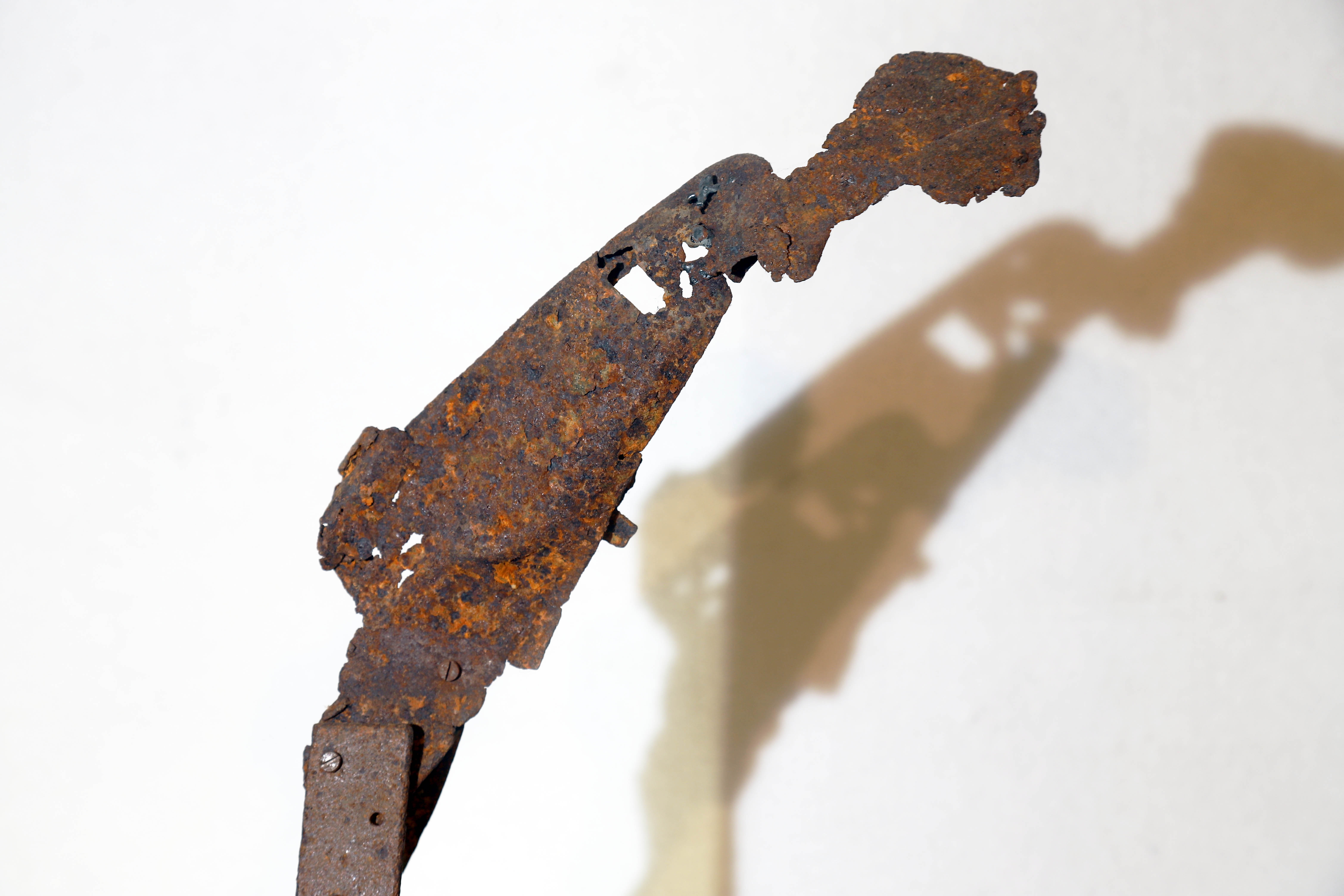 Antonio Panzuto - sculture Ruggini - Figura danzante 8 Il Pensatore - Rusty sculpture Dancing figure The Thinker
